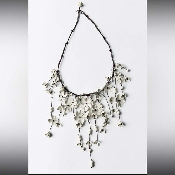 Zara flower shaped pendants waterfall cord necklace - Picture 7 of 8